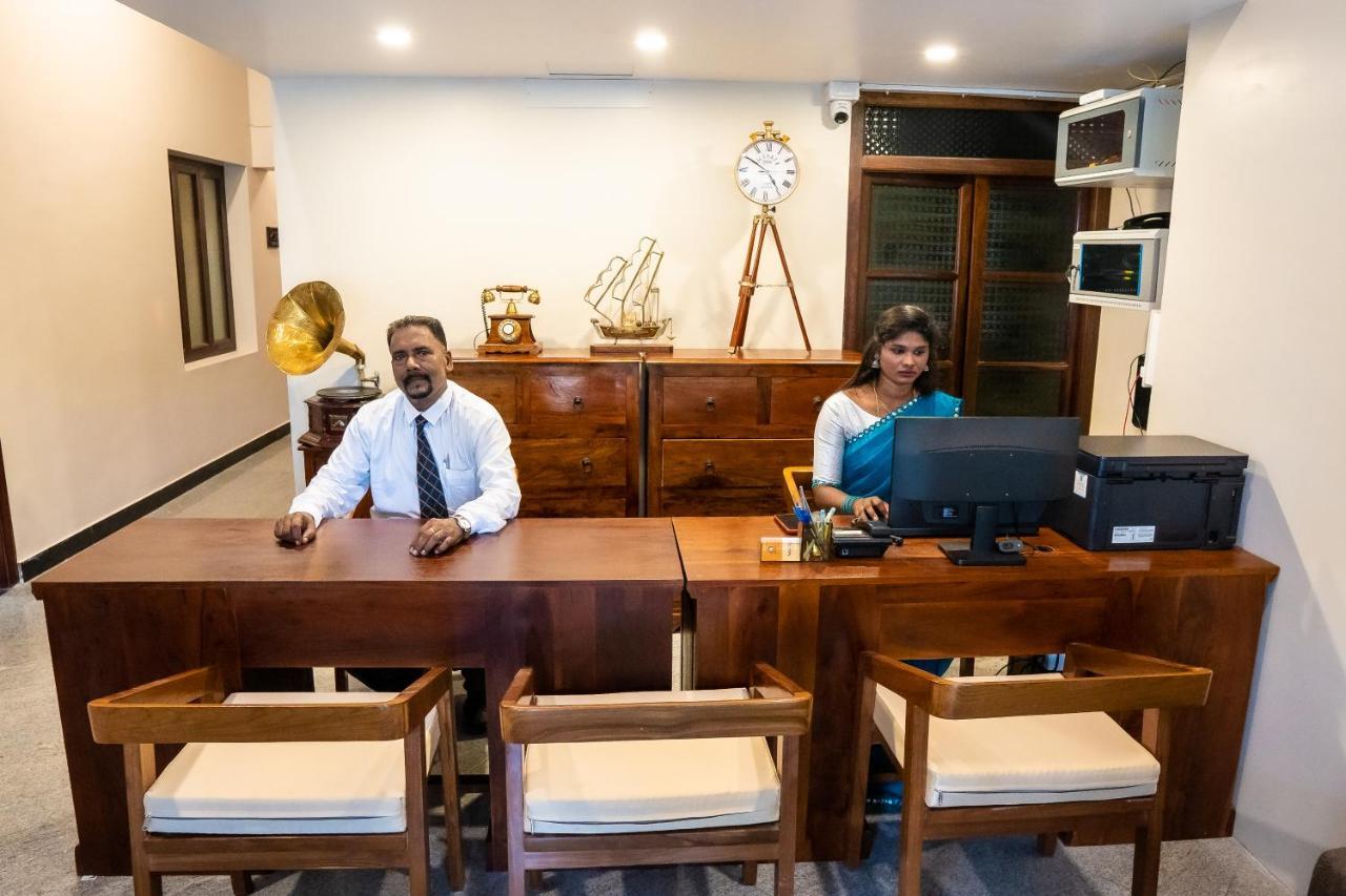 Palais De Pondichery Eksteriør bilde